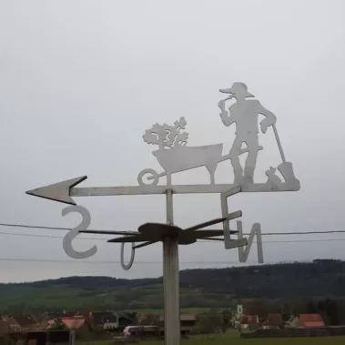 Découpe laser et soudure TIG d'une girouette décorative sur mesure en inox
