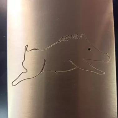 Gravure sur plaque en laiton pour utilisation sur pantographe